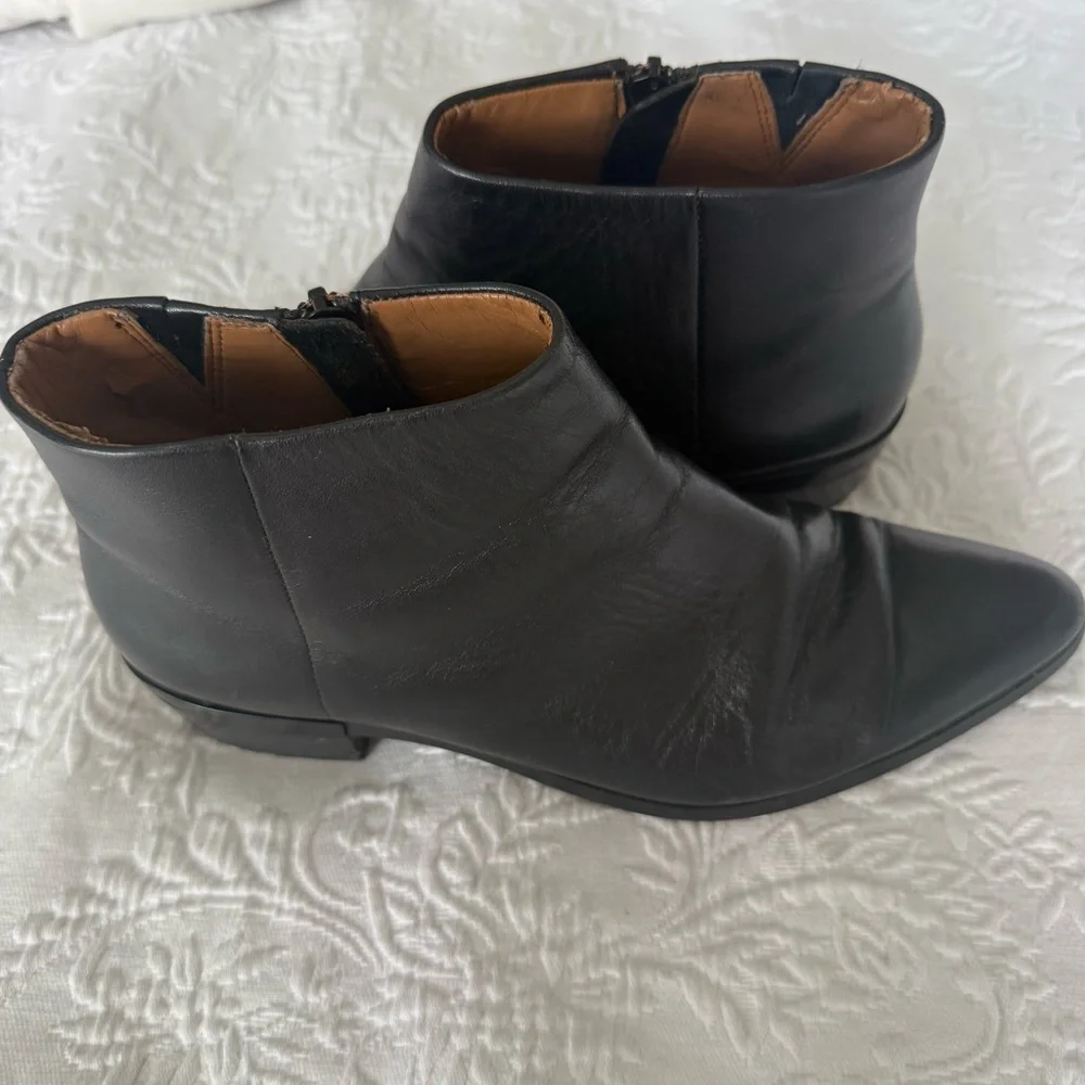Coach Montana Black Leather Ankle Boots size 9